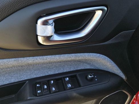 New 2025 Jeep Compass Latitude image 21