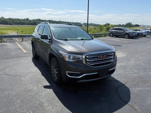 Used 2019 GMC Acadia SLT AWD/4WD image 2
