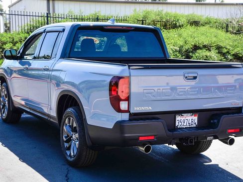Used 2024 Honda Ridgeline Sport image 5