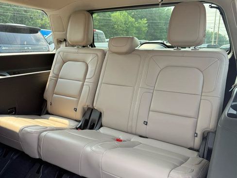 Used 2022 Lincoln Navigator Reserve AWD/4WD image 14