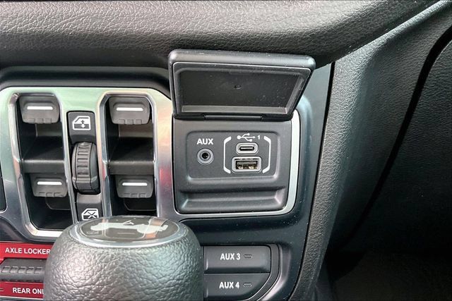 Used 2024 Jeep Wrangler Unlimited Sport AWD/4WD image 16