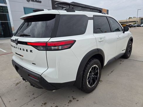 Used 2025 Nissan Pathfinder Rock Creek AWD/4WD image 3