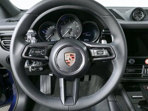 Certified 2025 Porsche Macan image 10