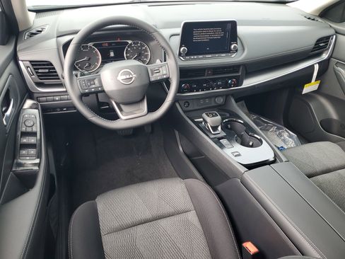 Used 2026 Nissan Rogue SV FWD image 8
