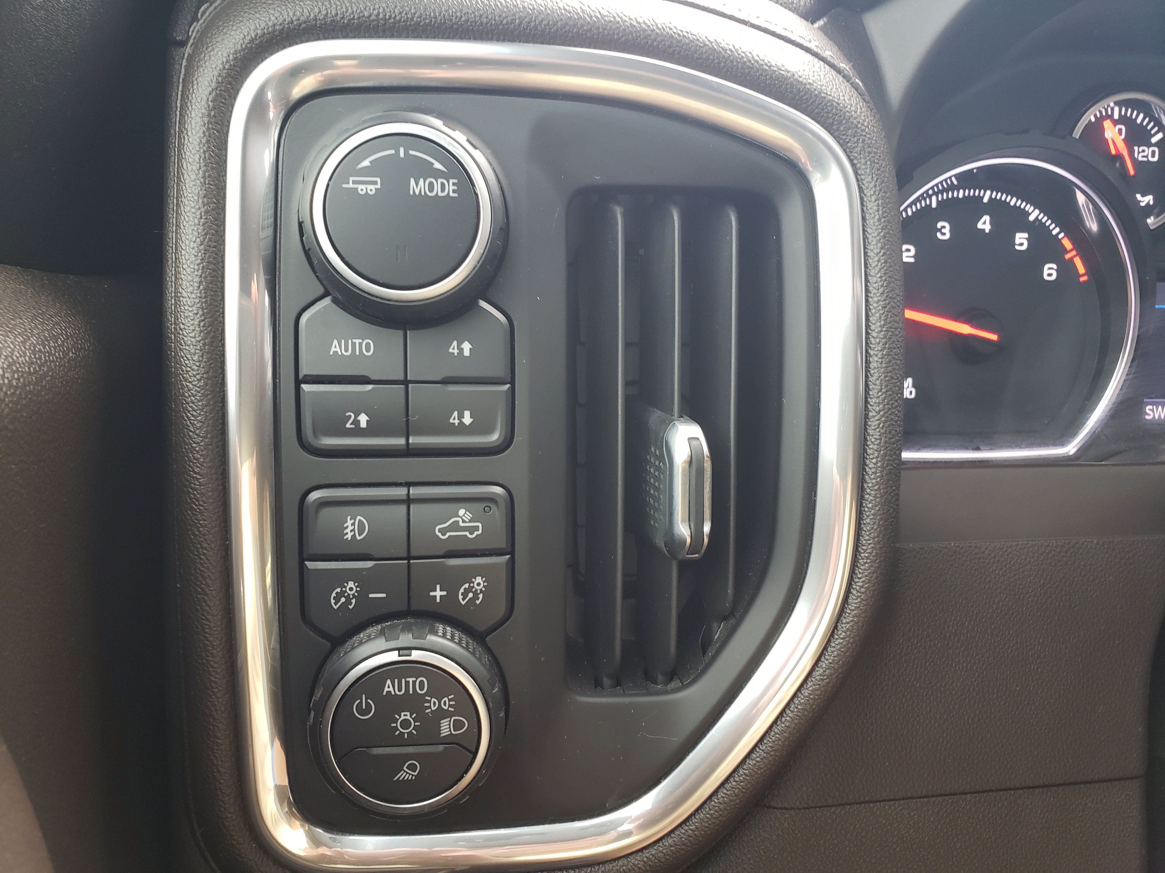 Used 2021 Chevrolet Silverado 1500 LTZ w/ LTZ Premium Package AWD/4WD image 14