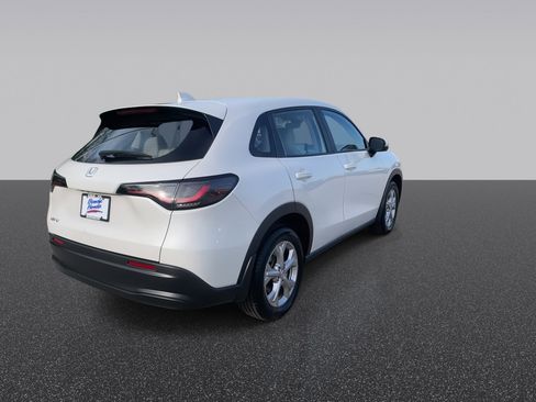 Certified 2024 Honda HR-V LX image 9