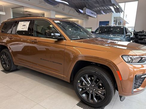 New 2026 Jeep Grand Cherokee L Limited AWD/4WD image 5
