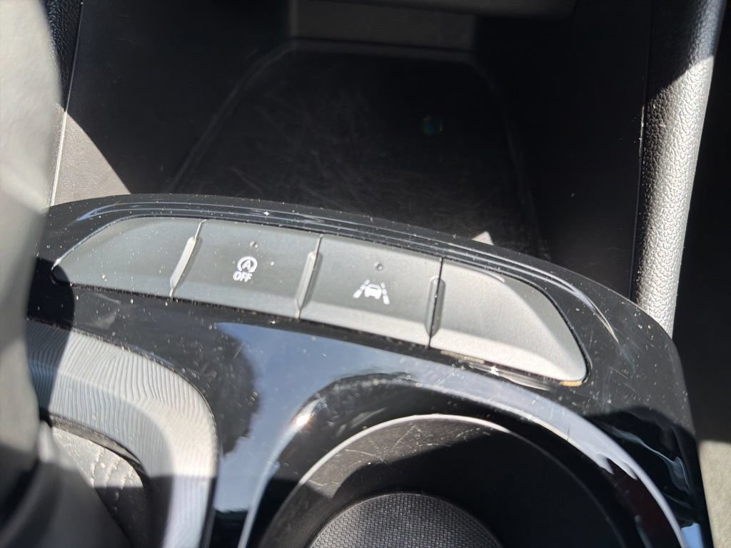 Used 2025 Buick Envista Sport Touring FWD image 31