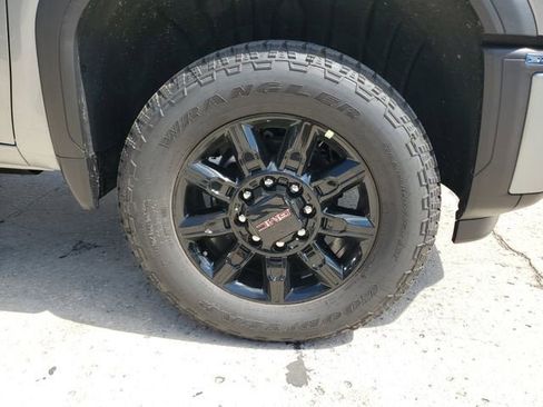 New 2026 GMC Sierra 2500 AT4 AWD/4WD image 6