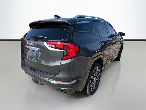 Used 2020 GMC Terrain Denali w/ Denali Premium Package FWD image 9