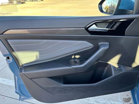 Used 2025 Volkswagen Jetta SEL image 13