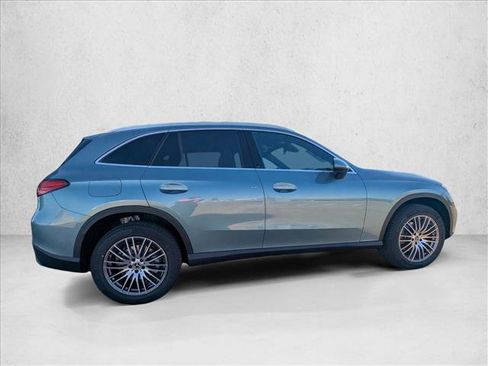Used 2026 Mercedes-Benz GLC 300 image 4