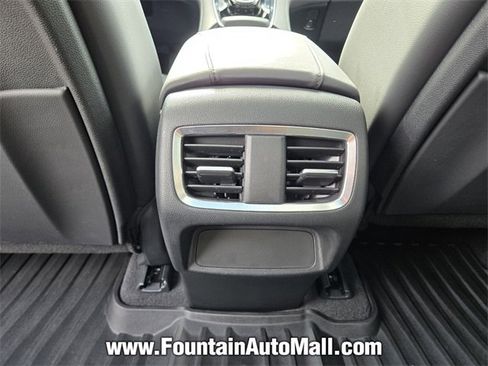 Used 2024 Acura RDX SH-AWD image 13