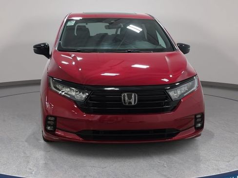 Used 2024 Honda Odyssey Sport image 3