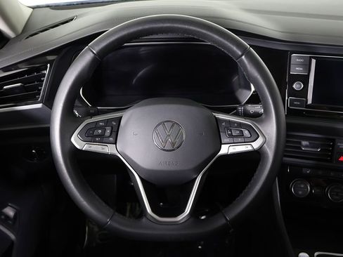 Used 2024 Volkswagen Jetta SE FWD image 39