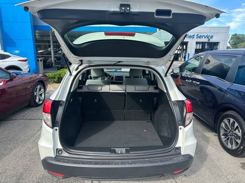 Used 2021 Honda HR-V LX image 11