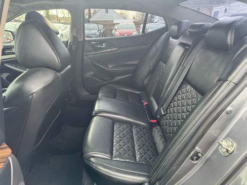 Used 2016 Nissan Maxima Platinum image 15