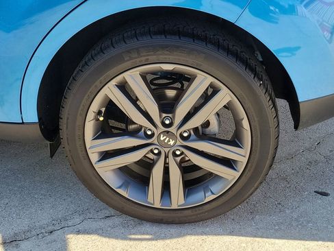 Used 2015 Kia Soul + w/ Audio Package FWD image 12