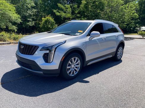 Used 2020 Cadillac XT4 Premium Luxury image 2