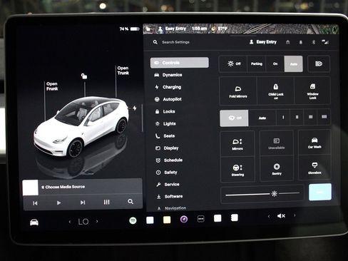 Used 2022 Tesla Model Y Performance image 3