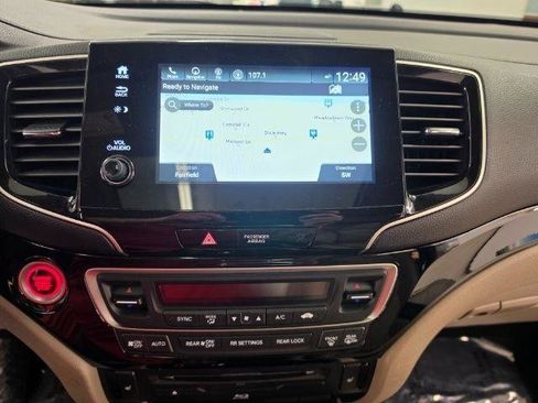 Used 2020 Honda Pilot Touring image 18