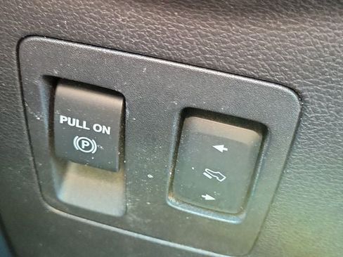 Used 2018 Ford F150 XLT w/ Equipment Group 302A Luxury AWD/4WD image 9