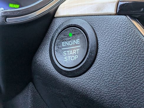 Used 2022 Ford Escape Titanium w/ Titanium Premium Package image 34