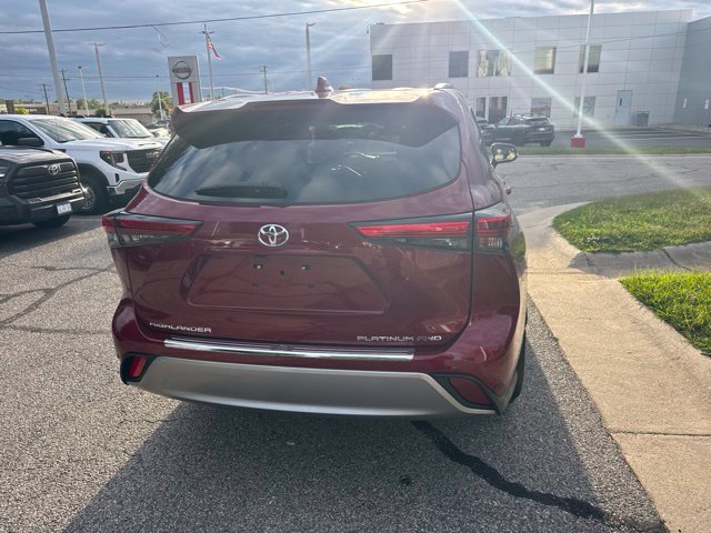 Used 2021 Toyota Highlander Platinum AWD/4WD image 8