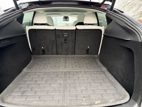 Used 2023 Tesla Model Y 2WD image 10