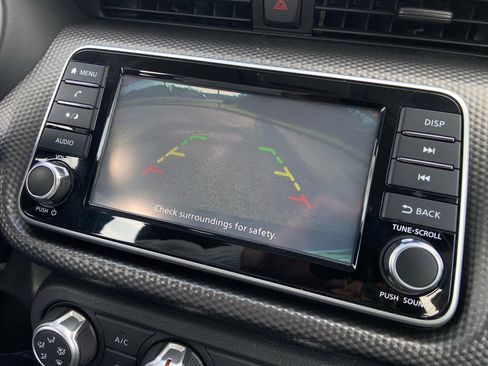 Used 2019 Nissan Kicks S FWD image 17