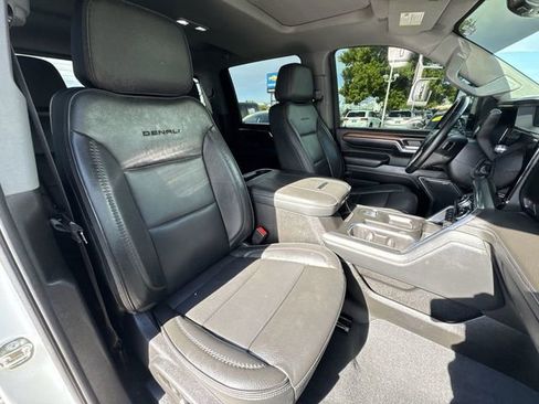 Used 2024 GMC Sierra 3500 Denali w/ Denali Reserve Package AWD/4WD image 29