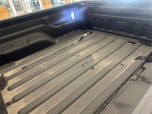 Used 2023 Jeep Gladiator Sport image 17