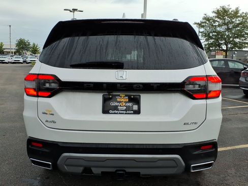Certified 2025 Honda Pilot Elite image 11