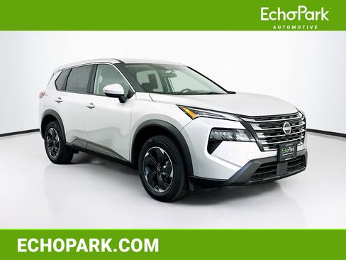 Used 2025 Nissan Rogue SV AWD/4WD image 1