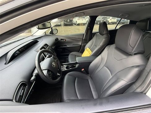 Used 2019 Toyota Prius XLE w/ Advanced Technology Package image 5
