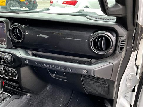 Used 2021 Jeep Wrangler Unlimited Sport image 22