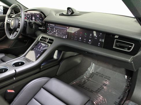 Used 2025 Porsche Taycan 4S image 39
