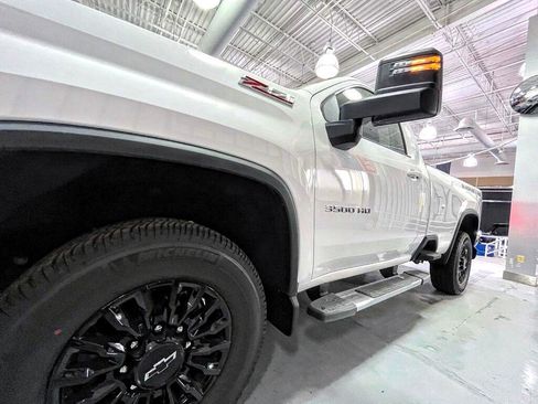 Used 2022 Chevrolet Silverado 3500 LT w/ Convenience Package image 3