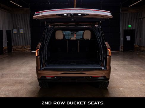 Used 2025 Lincoln Navigator Black Label AWD/4WD image 9