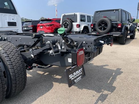 New 2025 Ford F550 4x4 Regular Cab Super Duty image 35