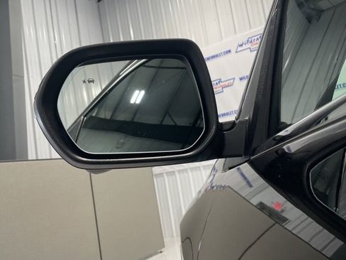 Used 2025 Buick Enclave Preferred image 13