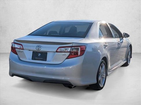 Used 2014 Toyota Camry SE image 5