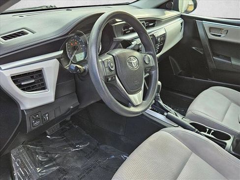 Used 2016 Toyota Corolla LE FWD image 10