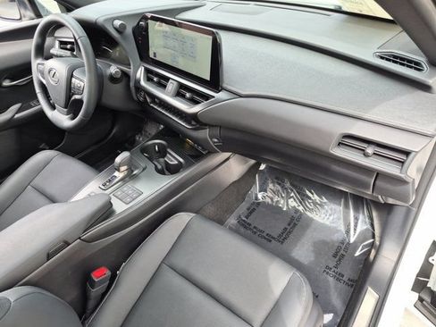 Used 2025 Lexus UX 300h AWD w/ Accessory Package (Z2) image 32