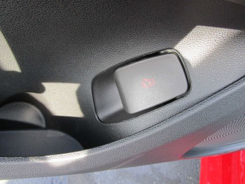 New 2024 FIAT 500 e (RED) image 17