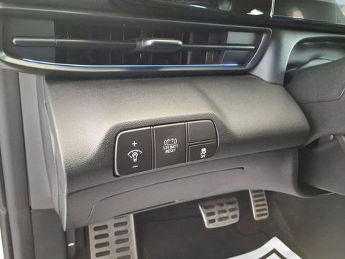 Certified 2025 Hyundai Elantra SEL FWD image 20