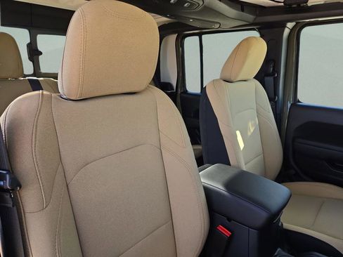 New 2026 Jeep Gladiator Sport AWD/4WD image 31
