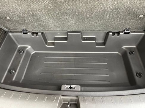 Used 2023 Chevrolet Traverse LT FWD image 30