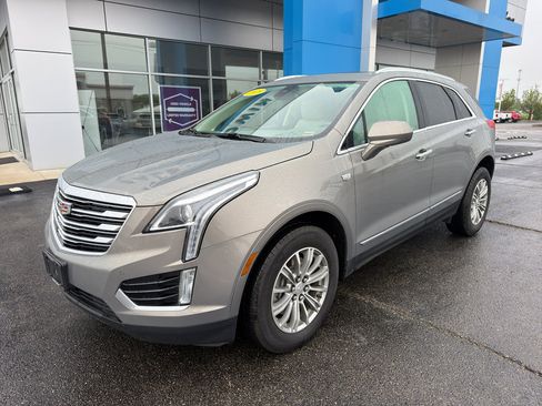 Used 2018 Cadillac XT5 Luxury w/ Driver Awareness Package image 2