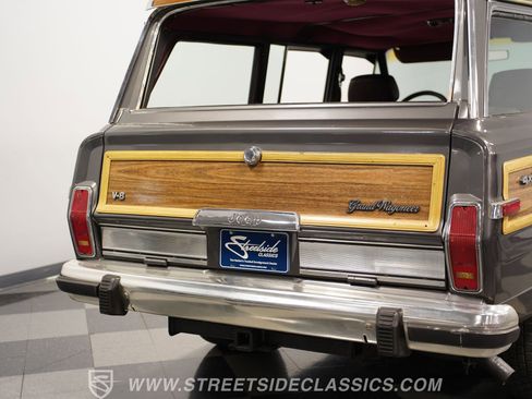 Used 1988 Jeep Grand Wagoneer image 26